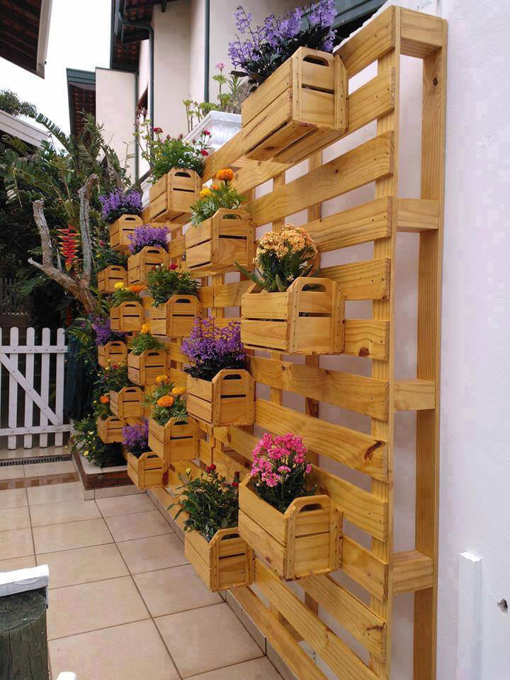 Muebles hechos con palets, la tendencia en decoración que está ... Muebles construidos con tarimas