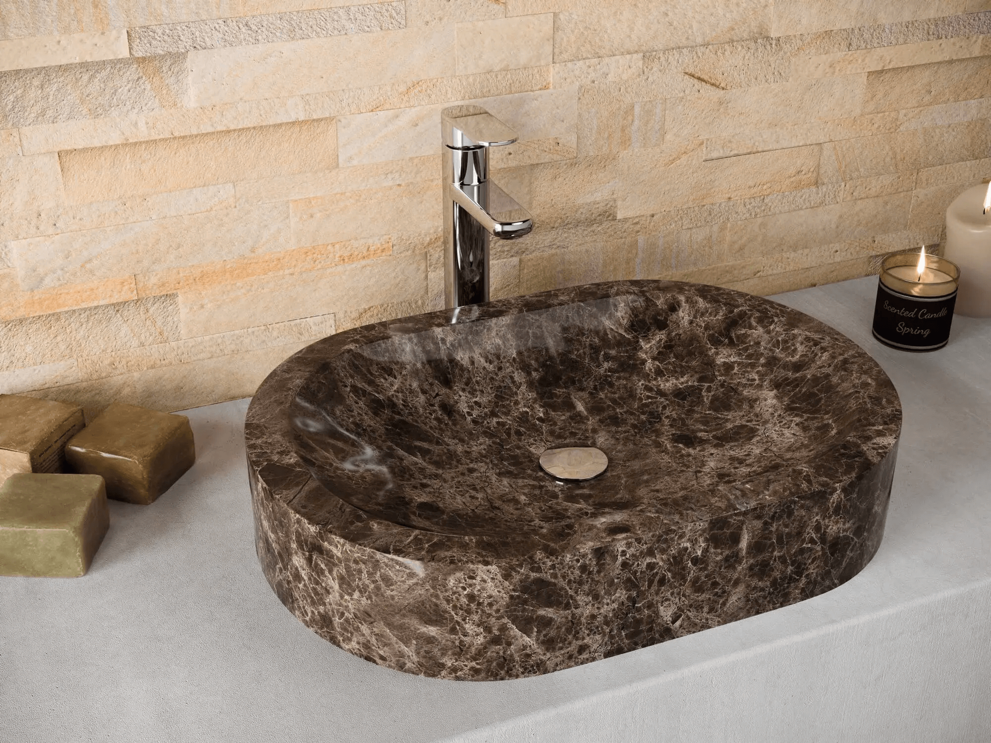 Lavabo de piedra natural sobre encimera - 5 increíbles lavabos sobre encimera que te enamorarán