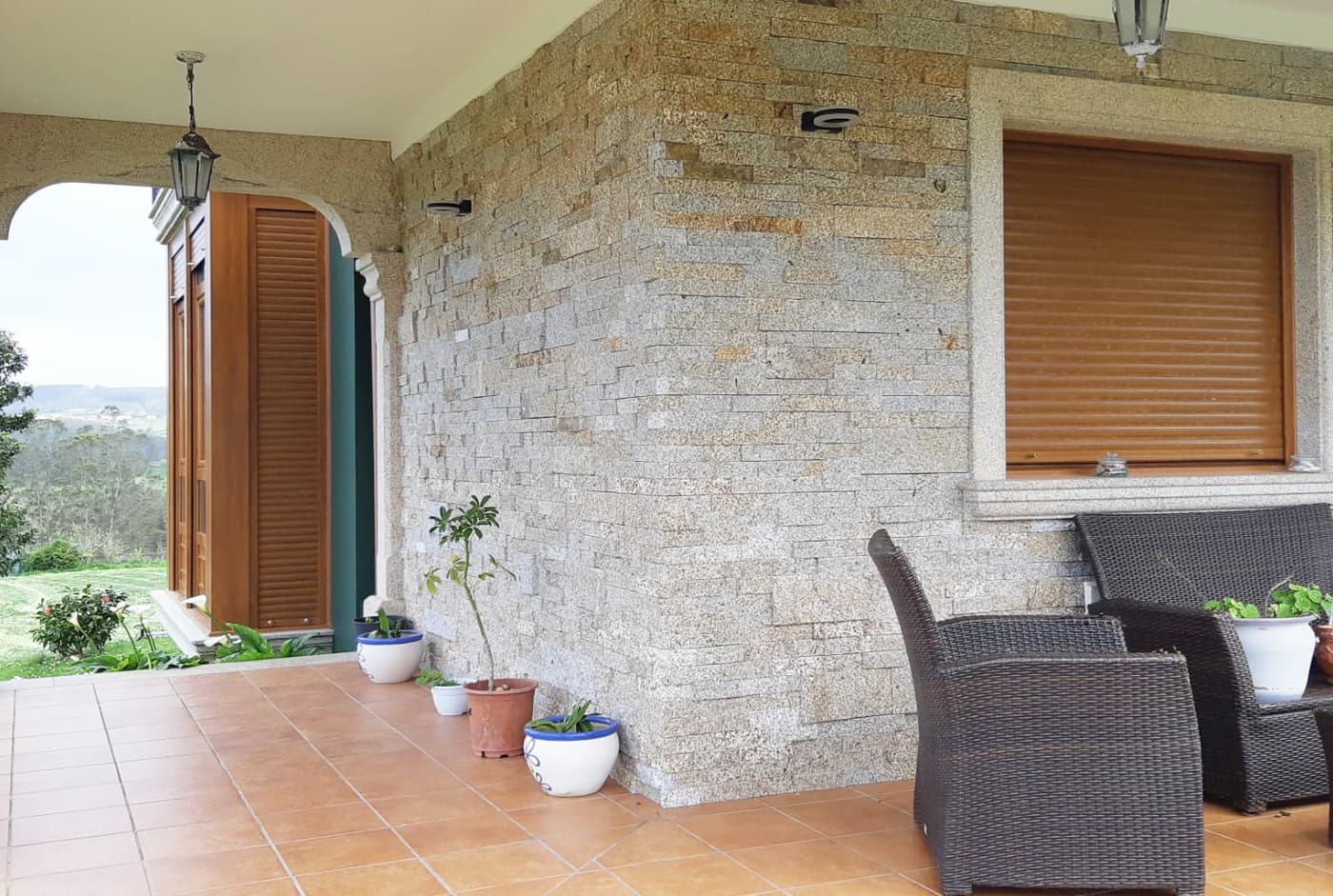 revestimiento piedra galicia novos canteiros - 5 paneles efecto piedra para exterior e interior