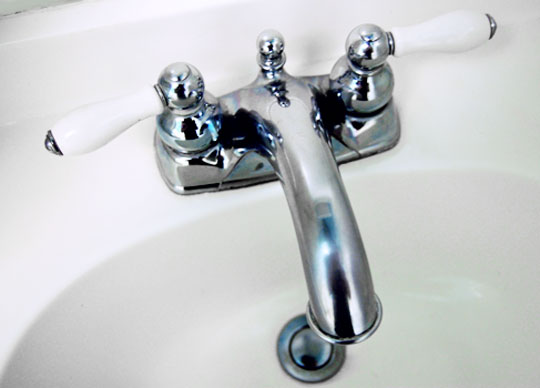 desmontar grifo1 - Problemas comunes en el baño