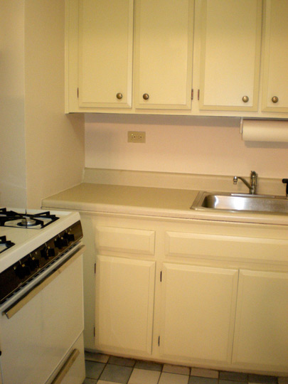 cocina pequena antes1 - Otra reforma exitosa en cocina pequeña