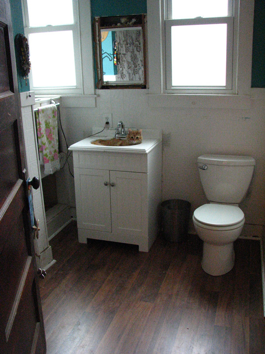 bano suelo laminado - 7 opciones de suelo para baños